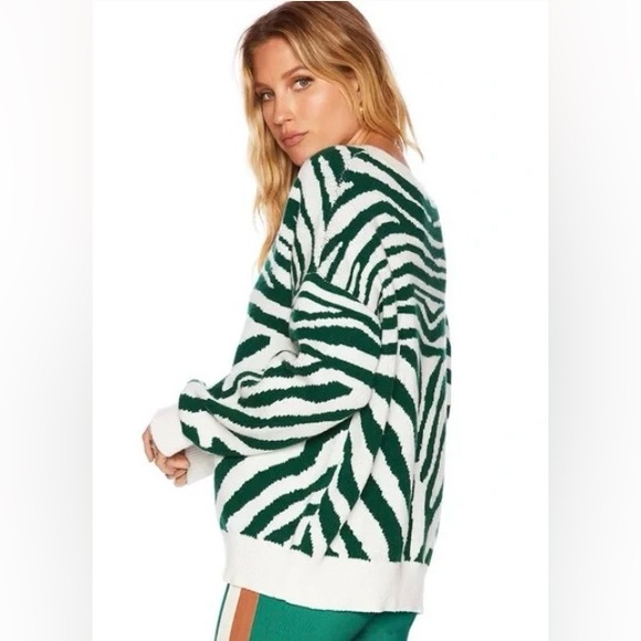 💥PRICE DROP💥 Joey Sweater - Picture 3 of 10